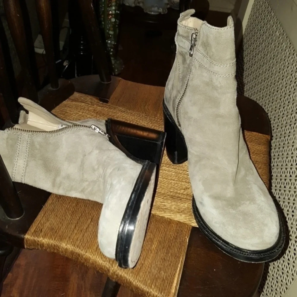 Elizabeth and James suede block Heel ankle boots 10 - Picture 3 of 9